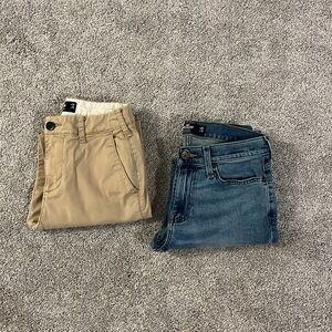 Bundle of 2 Hollister men’s khaki pants and jeans size 26x28
